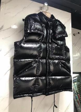 Пуховый жилет moncler