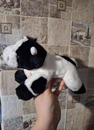 Мягкая игрушка коровки черно-белого цвета. aurora flopsie bessie cow.
