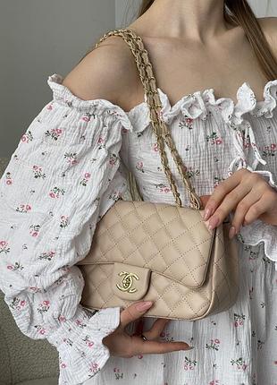 Шкіряна жіноча сумочка chanel брендова класична сумка із шкіри шанель ділова сумка для дівчини через плече бежевий