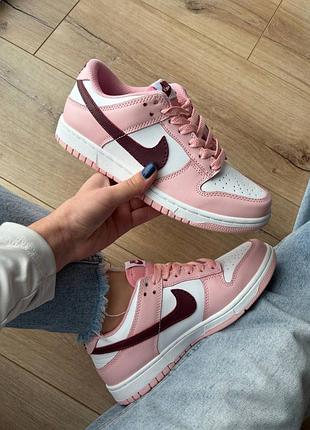 Женские кроссовки nike sb dunk low pink foam red white найк данк розового с красным и белым цветов