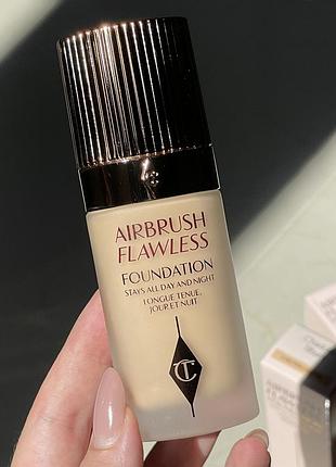 Тональный крем charlotte tilbury airbrush flawless foundation (4 neutral) 30 ml
