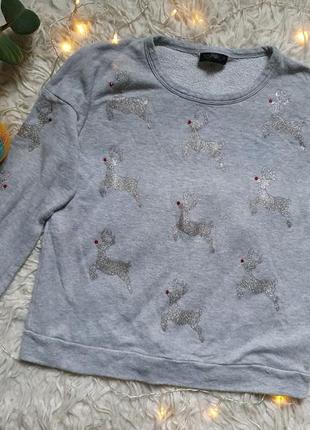 Шикарный новогодний свитер с оленями!1 фото