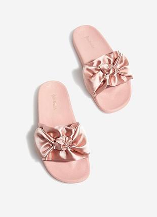 Шлепанцы stradivarius