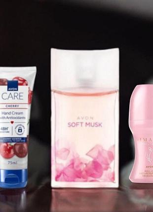 Набор avon для женщин soft musk: туалетная вода 50 мл + крем для рук + дезодорант