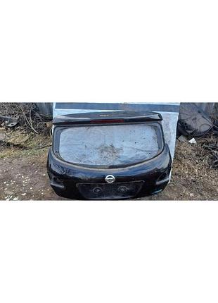 Крышка багажника ляда nissan qashqai 2013 года выпуска