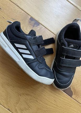Шкіряні кросівки adidas 26 розмір 15.5 см устілка