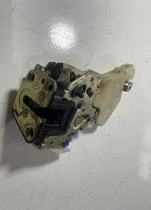 Замок задний правый nissan x-trail t30 (805524u300)