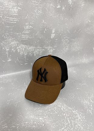 Коричневая кепка с вышивкой new york (с сеткой)