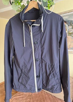 Чоловіча вітрова emporio armani size m довжина 65  плечі 45 рукави 65  груди 54