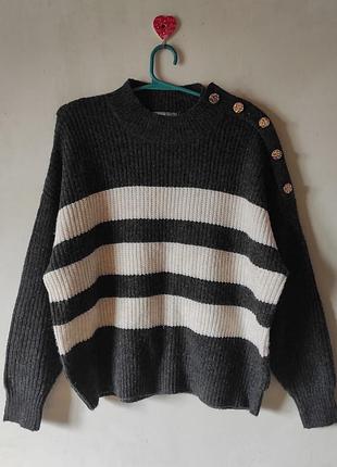 Светр жіночий