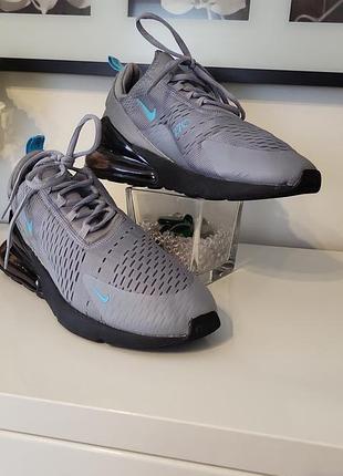 Кросівки nike air max 270 essential у сірому кольорі. б/у р.44
