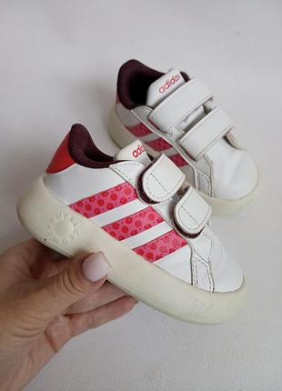 Кроссовки adidas