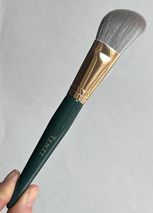 Пензель для контурингу tenze emerald collection contour brush