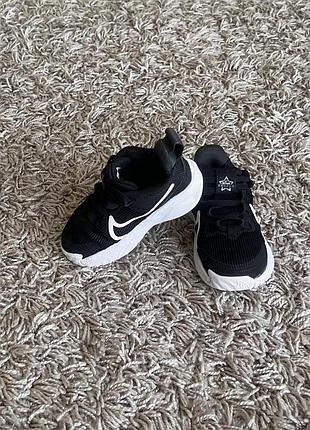 Легенькі кросівки nike 23,5 розміру
