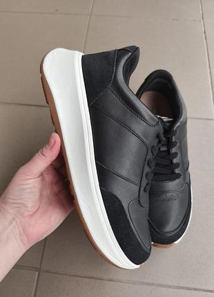 Кожаные кроссовки fitflop