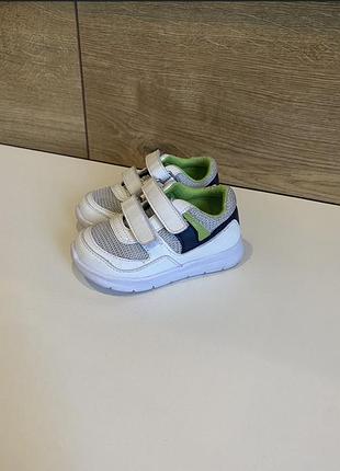 Кросівки chicco 20 р.