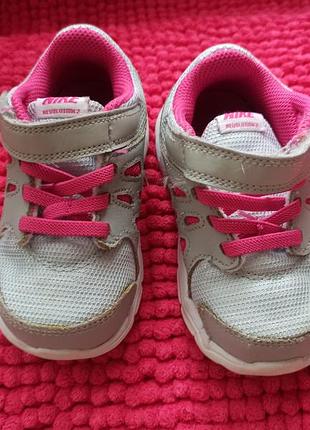 Легкі кросівки nike 23 р