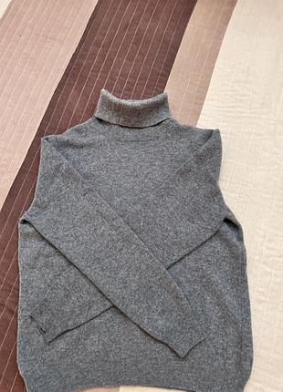 Серый гольф из шерсти мериноса
