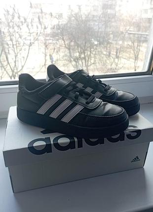 Кроссовки adidas