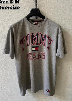Оригінальна чоловіча футболка tommy jeans s-m oversize розмір сірого кольору