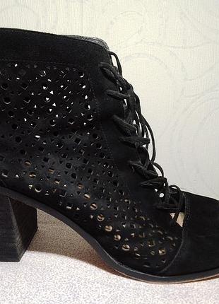 Босоніжки, сандалі vince camuto