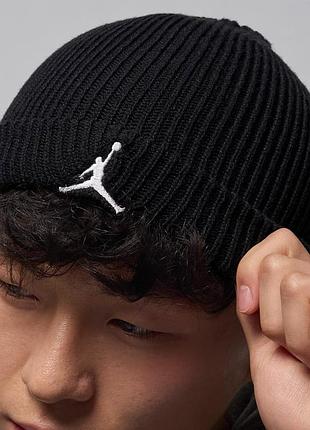 Чоловіча / жіноча шапка найк джордан оригінал nike jordan u terra beanie ess fz2055-010