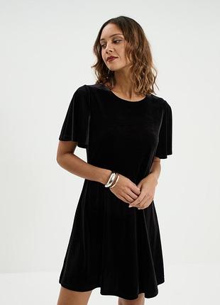 Оксамитова сукня