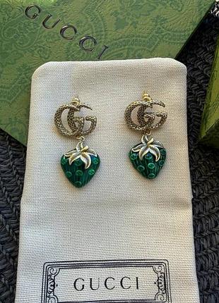 Сережки жіночі