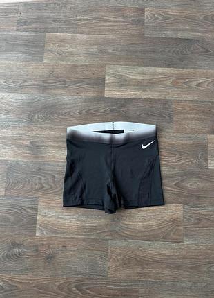 Жіночі спортивні короткі шорти nike pro розмір м