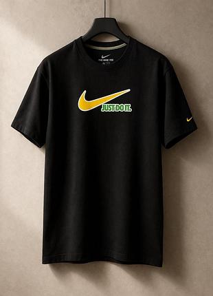 Футболка nike чорна xs-s