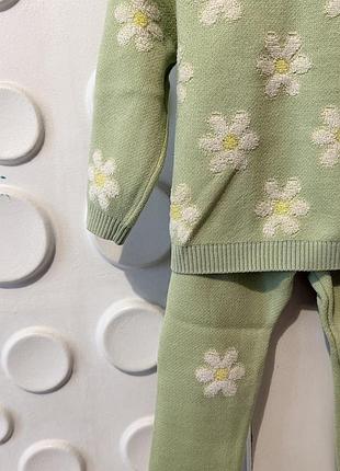 В’язаний костюм lcw baby «ромашки» (джемпер + штанці)