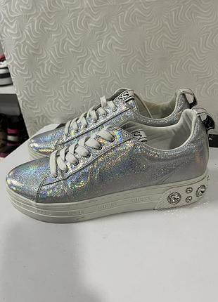 Кросівки guess