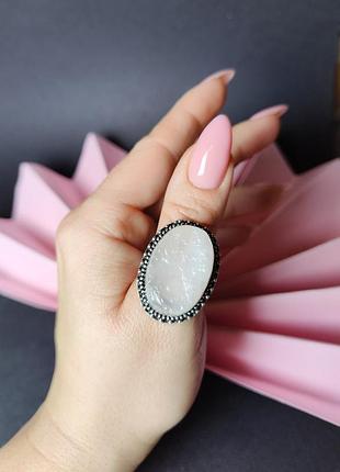 Кільце натуральний рожевий кварц необроблений. перстень з рожевого кварцу овал. розмір 18. індія.