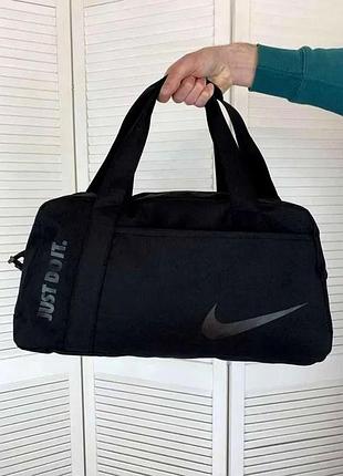 Спортивна сумка nike - містка для спортзалу та тренувань