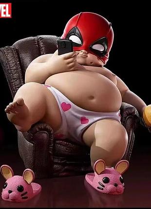 Коллекционная фигурка deadpool – funny fat hero | дедпул от marvel статуэтка антигероя в кресле 12 см