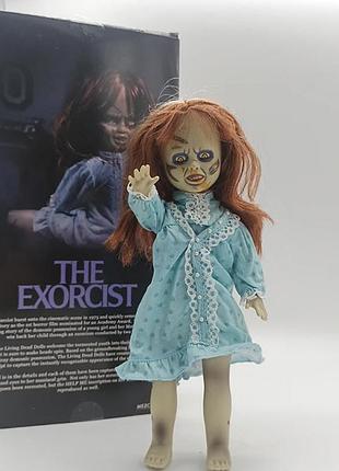 Коллекционная кукла the exorcist regan – фигурка из фильма «экзорцист» в голубом платье, коллекционная хоррор-игрушка 25 см