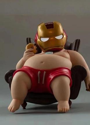 Колекційна фігурка iron man / тоні старк - funny fat hero | залізна людина з месників | статуетка супергероя у кріслі 12 см