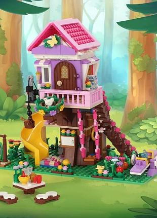 Игровой конструктор "домик на дереве" с минифигурками и горкой - tree house playset, 21.5×25.5×13 см, 685 деталей