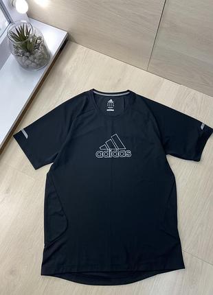 Спортивна футболка adidas
