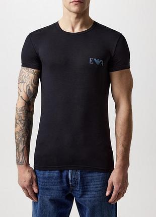 Футболка emporio armani с логотипом на груди. eur-l