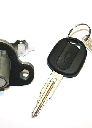 Замок багажника лачетти седан (личинка+ключи) gm 96548650 замок крышки задней ляды