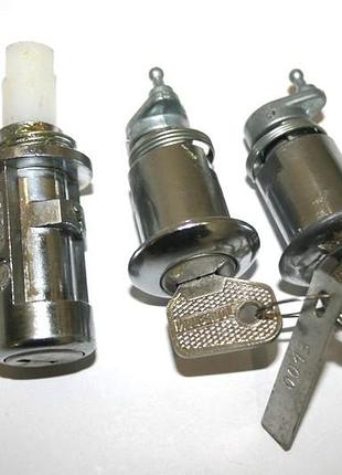 Замок багажника 2107, 2105 с личинками оригинал 2105-6100040