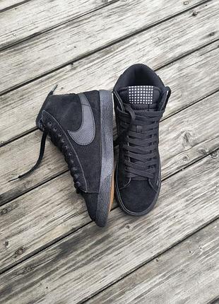 Кроссовки найк. nike blazer. высокие кроссовки. кроссовки. кроссовки 39р. черные кроссовки. замшевые кроссовки.