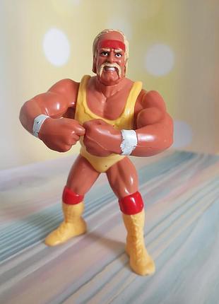 Коллекционная фигурка известного рестлера голка хогана (hulk hogan)