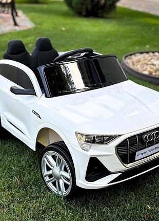 Дитячий електромобіль на акумуляторі audi m 4806 з пультом радіокерування для дітей 3-8 років біла