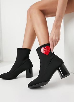 Чоботи  love moschino
