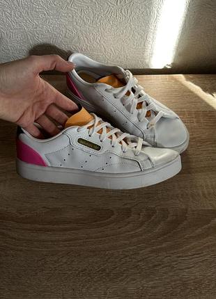 Жіночі кеди adidas, на шнурівці, білі