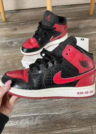 Кросівки жіночі air jordan