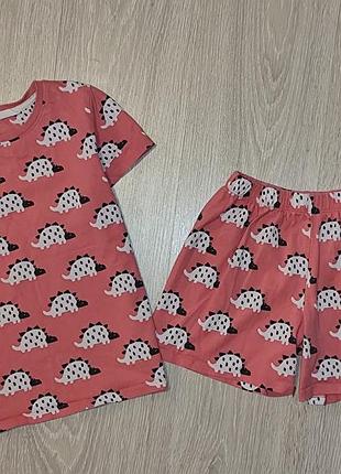Піжіма в діноназаврів від marks&spencer на 6-7 років