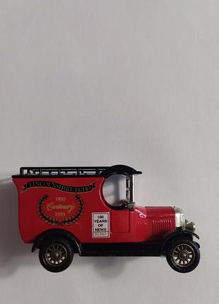 Колекційна масштабна модель фургона 1926 bull nose morris.lledo.
модель автомобіля 1912 ford model t. lesney products,